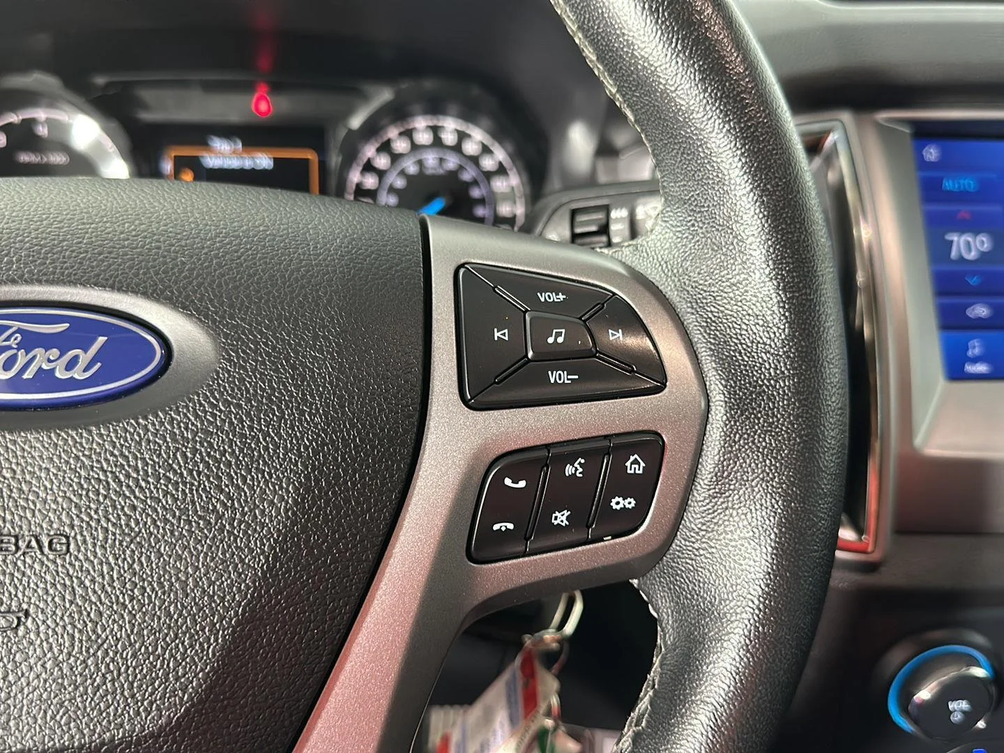 Used 2022 Velocity Blue Ford XLT image 18