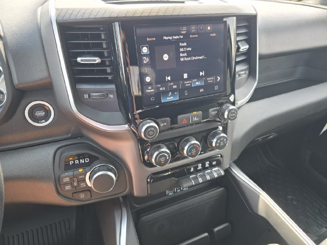 New 2026 Diamond Black Crystal Pearl-Coat Exterior Paint RAM Big Horn/Lone Star image 36