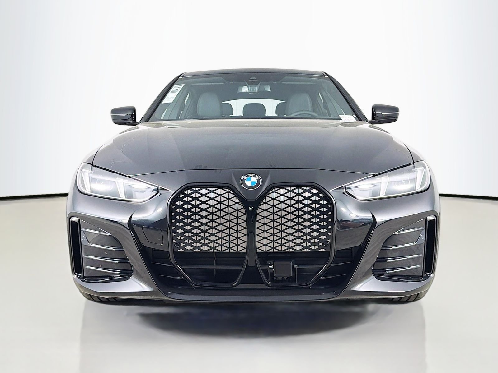 New 2026 Black Sapphire Metallic BMW xDrive40 image 2