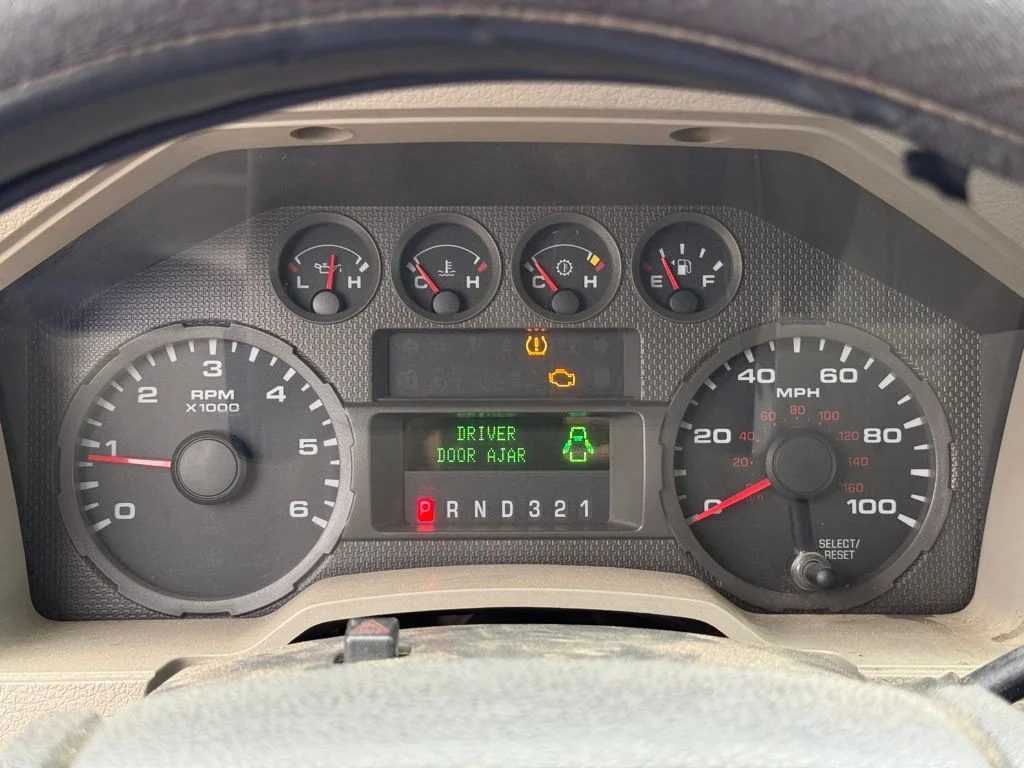 Used 2008 White Ford XL image 18