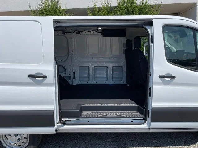 New 2026 OXFORD WHITE Ford Base image 35