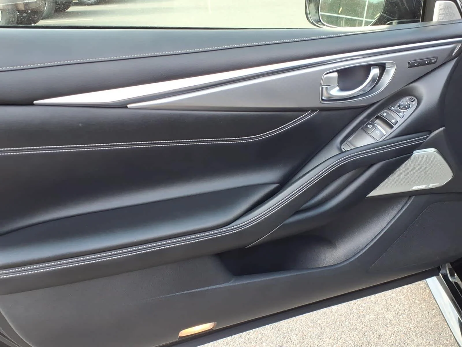Used 2022 Black Obsidian INFINITI LUXE image 14