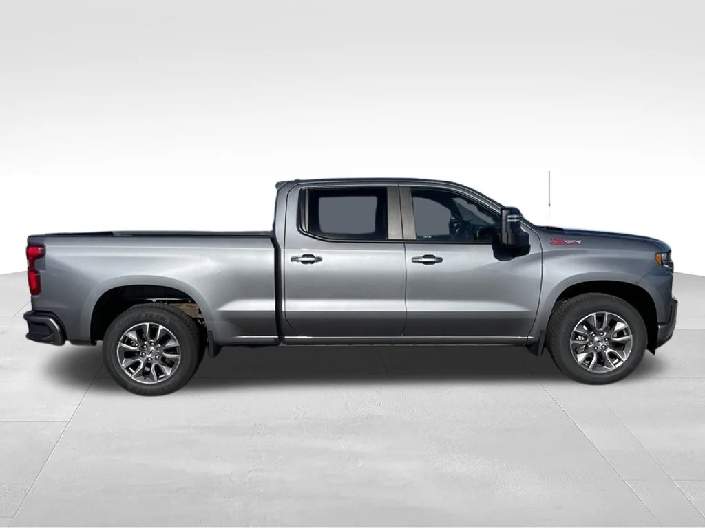 Used 2021 Gray Chevrolet RST image 25