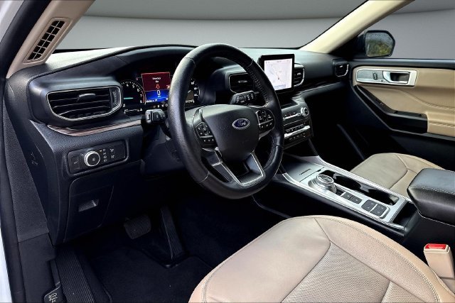 Used 2020 White Ford Limited image 19