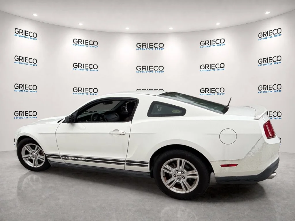 Used 2011 White Ford V6 image 5