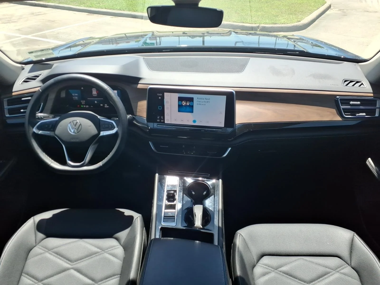 2025 Volkswagen Atlas 2.0T SE w/Technology - 11
