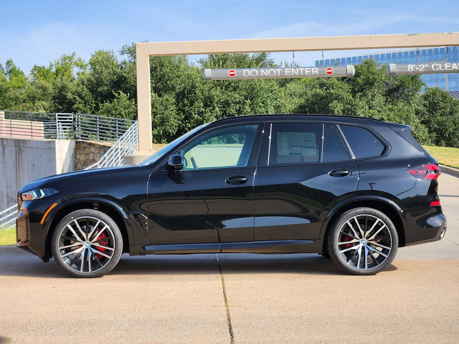 New 2026 Black Sapphire Metallic BMW xDrive40i image 2