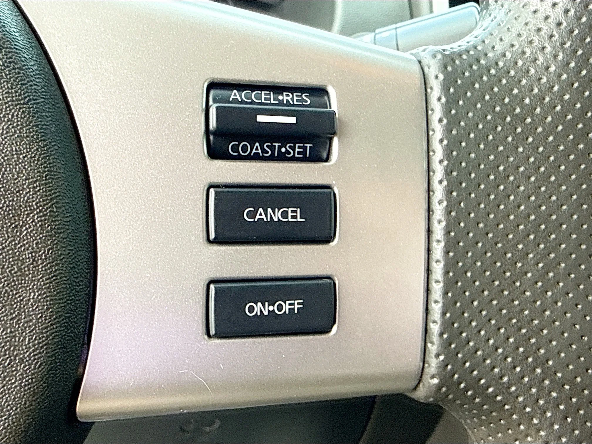 Used 2020 Arctic Blue Metallic Nissan SV image 35