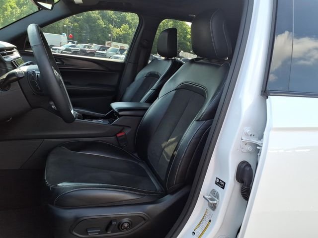 Certified Used 2023 Bright White Clearcoat Jeep Altitude X image 12