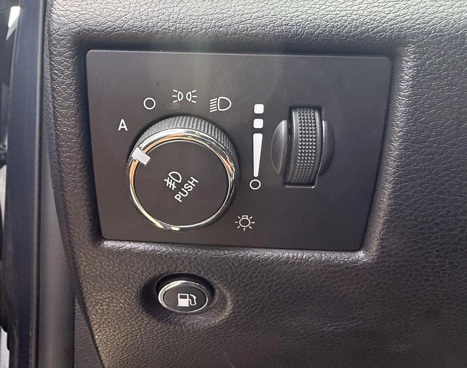 Used 2021 Slate Blue Pearlcoat Jeep High Altitude image 20
