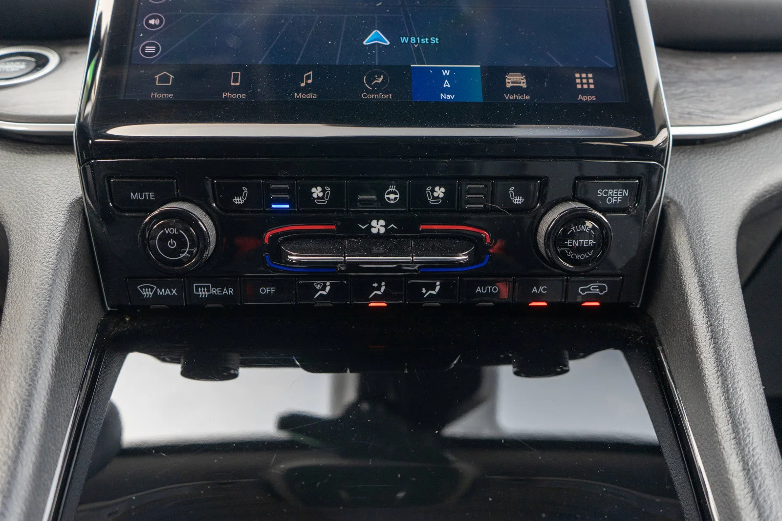 Used 2022 Diamond Black Crystal Pearlcoat Jeep 4xe image 21