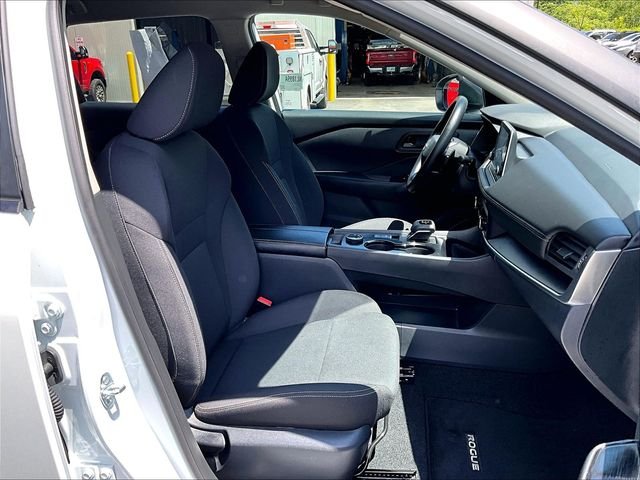 Used 2025 White Nissan S image 7