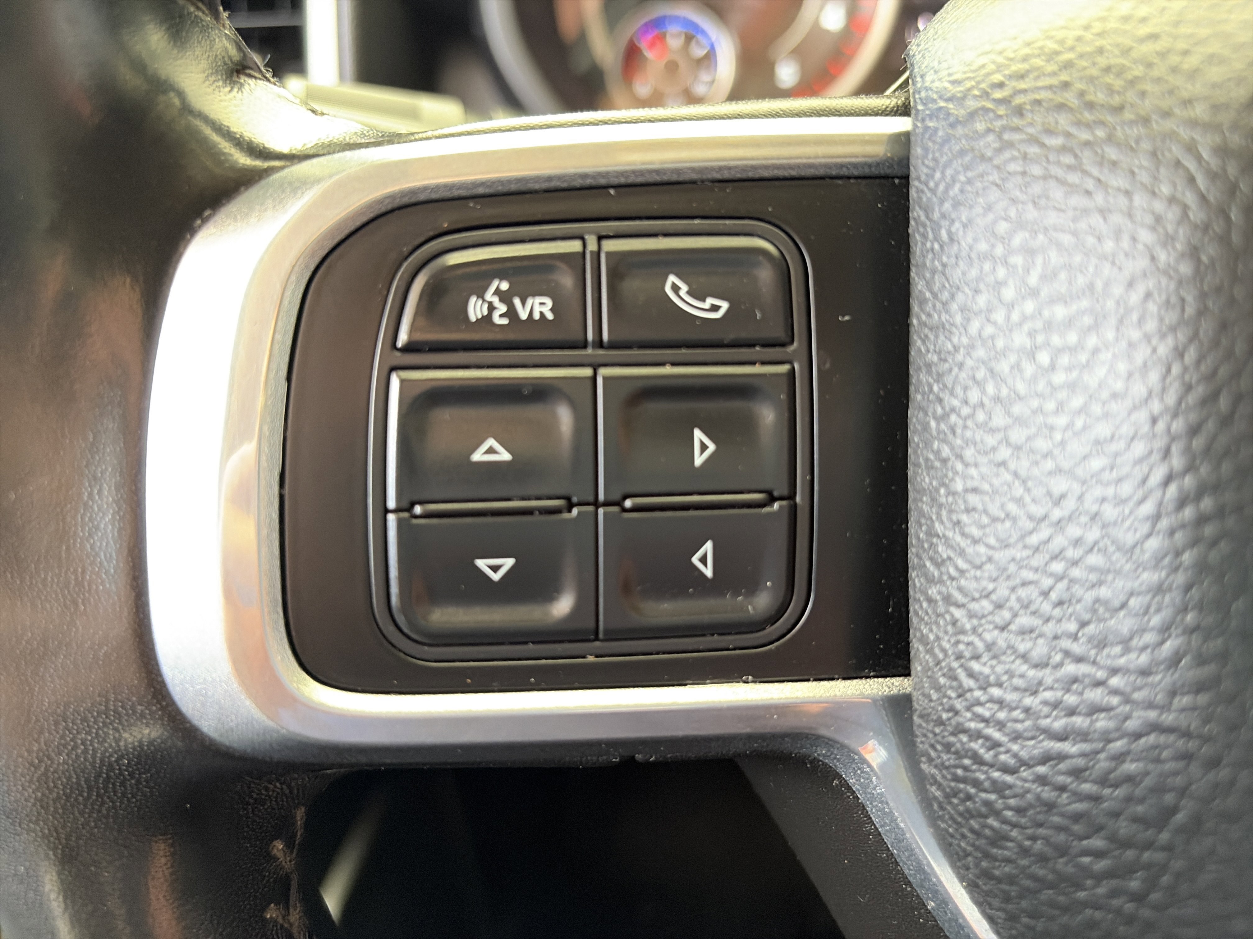 Used 2022 White Ram Laramie image 12