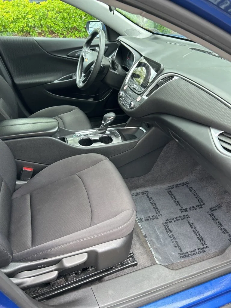 Used 2023 Blue Chevrolet LT image 23