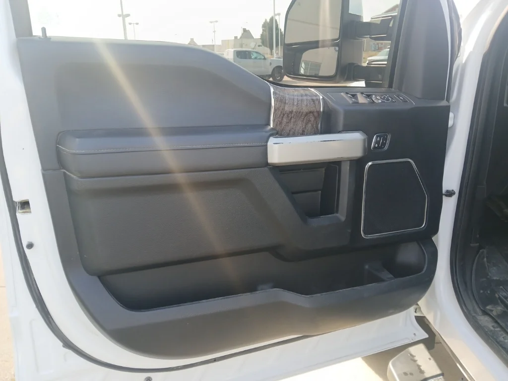 Used 2017 Oxford White Ford Lariat image 18