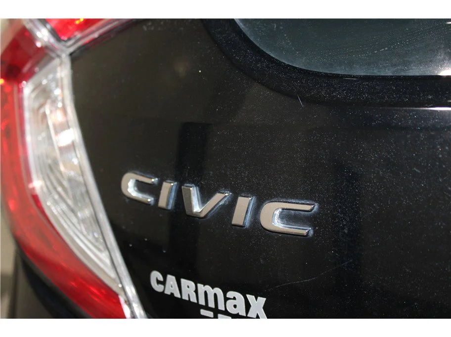 Used 2018 Black Honda Sport Touring image 17