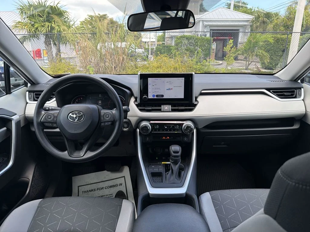 Used 2025 White Toyota XLE image 10