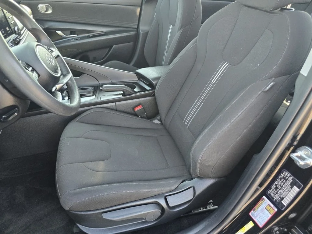 Used 2022 Black Hyundai SEL image 21