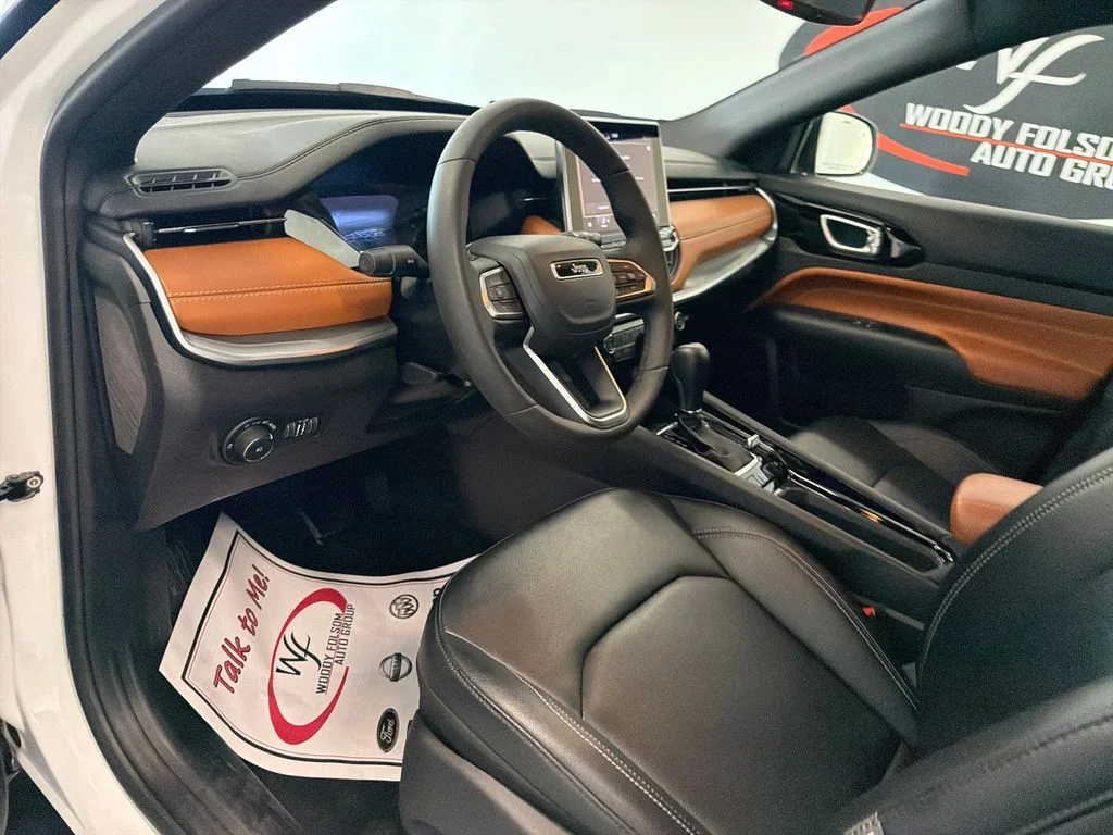 Used 2025 White Jeep Limited image 10