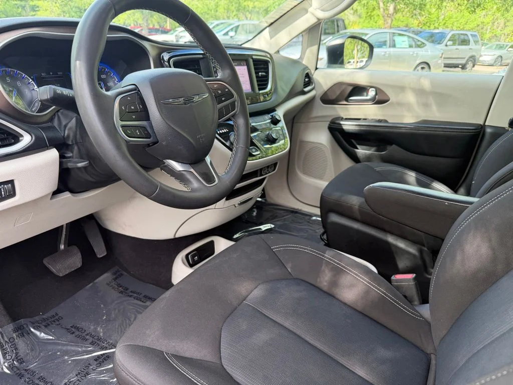 Used 2023 Crystal Metallic Chrysler LX image 16