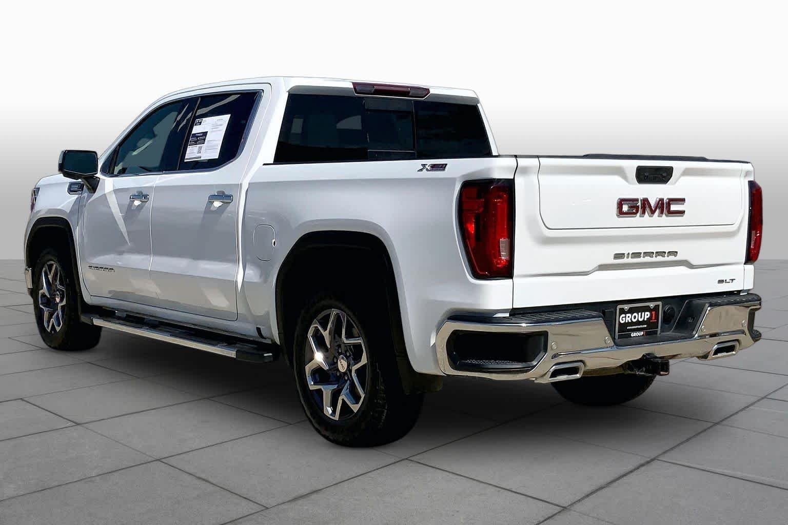 Used 2025 Summit White GMC SLT image 12