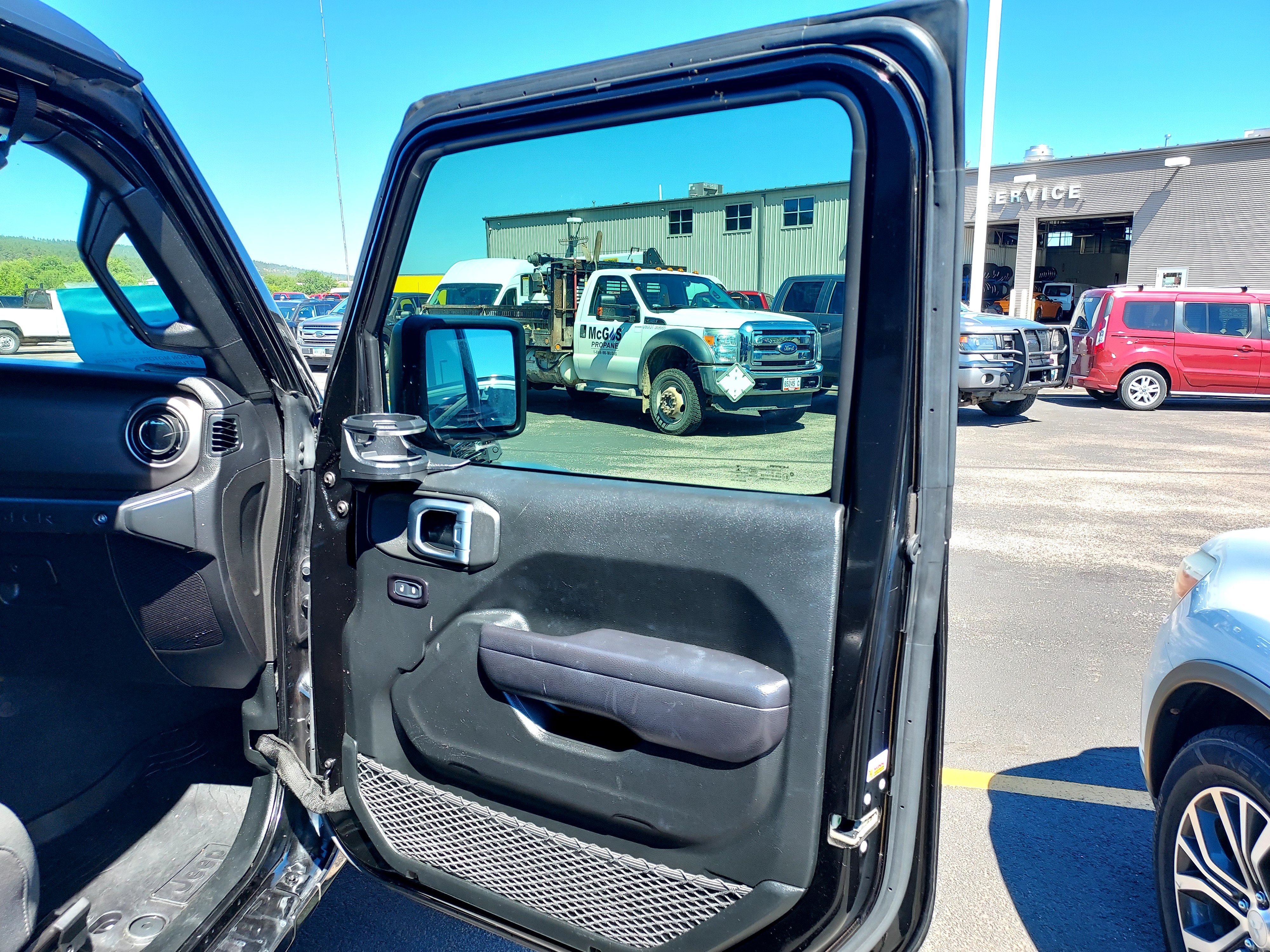Used 2018 Black Clearcoat Jeep Sport S image 14