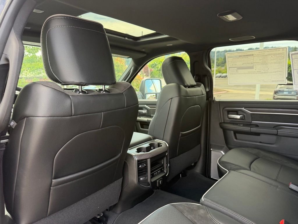 New 2026 Granite Crystal Metallic Clear-Coat Exterior Paint RAM Laramie image 37