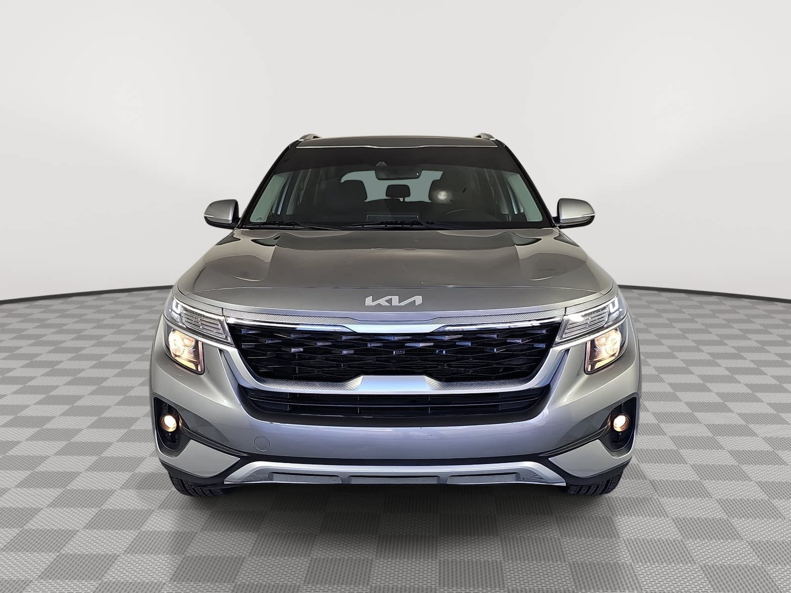 Used 2023 Gray Kia S image 3