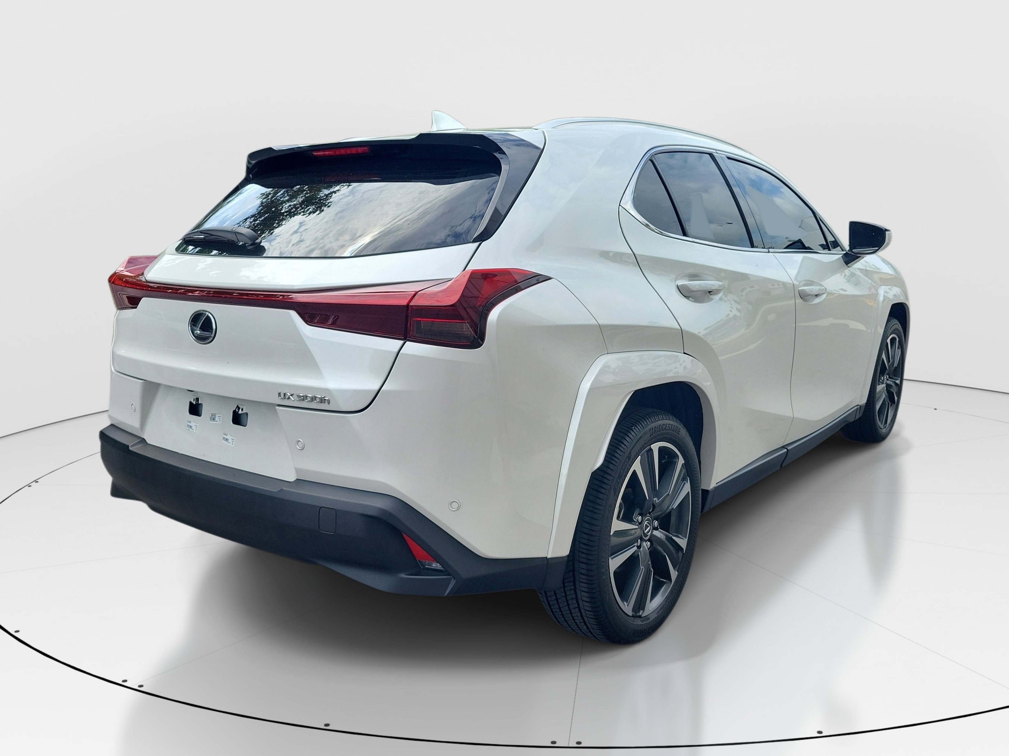 Certified Used 2025 White Pearl Lexus UX 300h Premium image 6