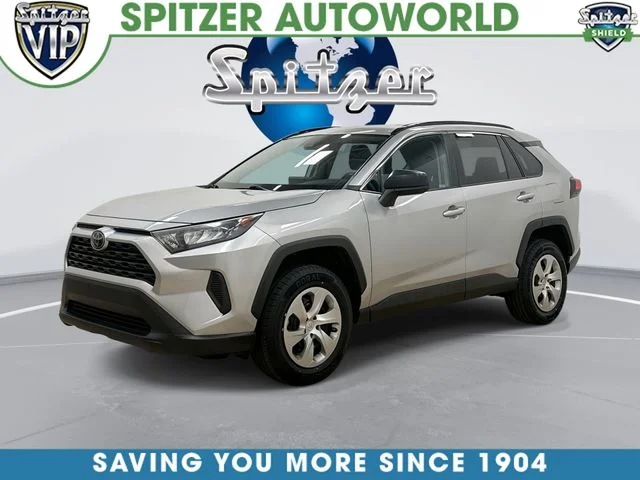 2019 Toyota RAV4 LE FWD's photo