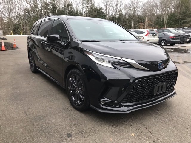 2022 Toyota Sienna XSE 7-Passenger FWD