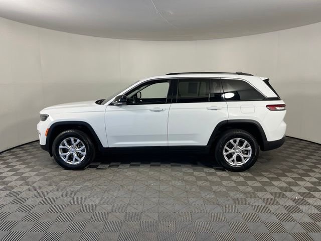 Used 2022 White Jeep Limited image 4