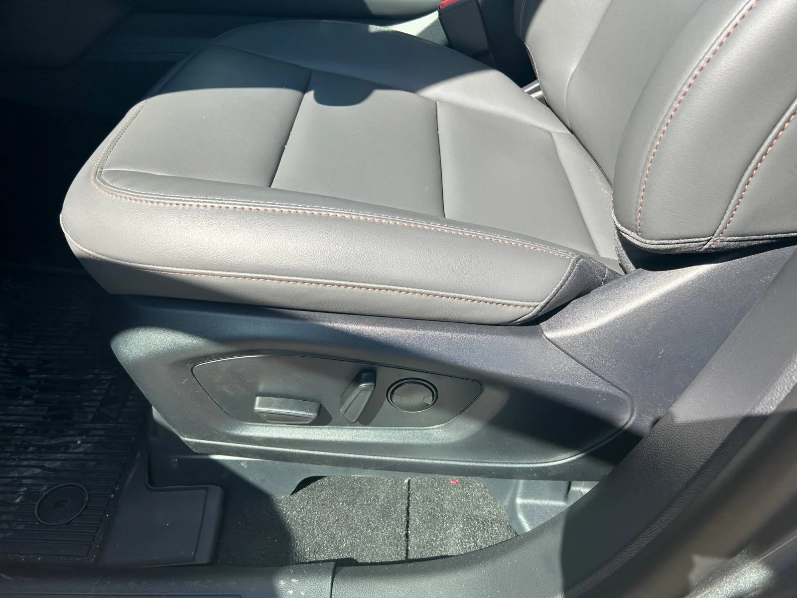 New 2026 Carbonized Grey Metallic Ford Active w/200A Pkg image 15
