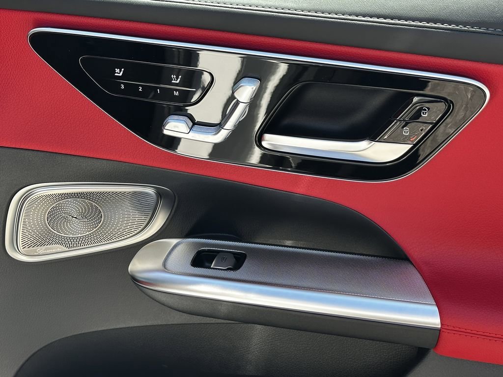 New 2026 Polar White Mercedes-Benz GLC 300 image 17