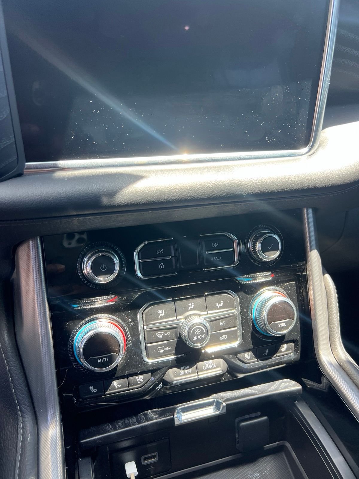 Used 2022 Black GMC Denali image 8