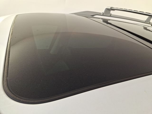 Used 2025 White Nissan Platinum image 18
