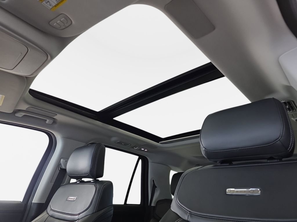 Used 2025 Silver Ford Platinum image 28
