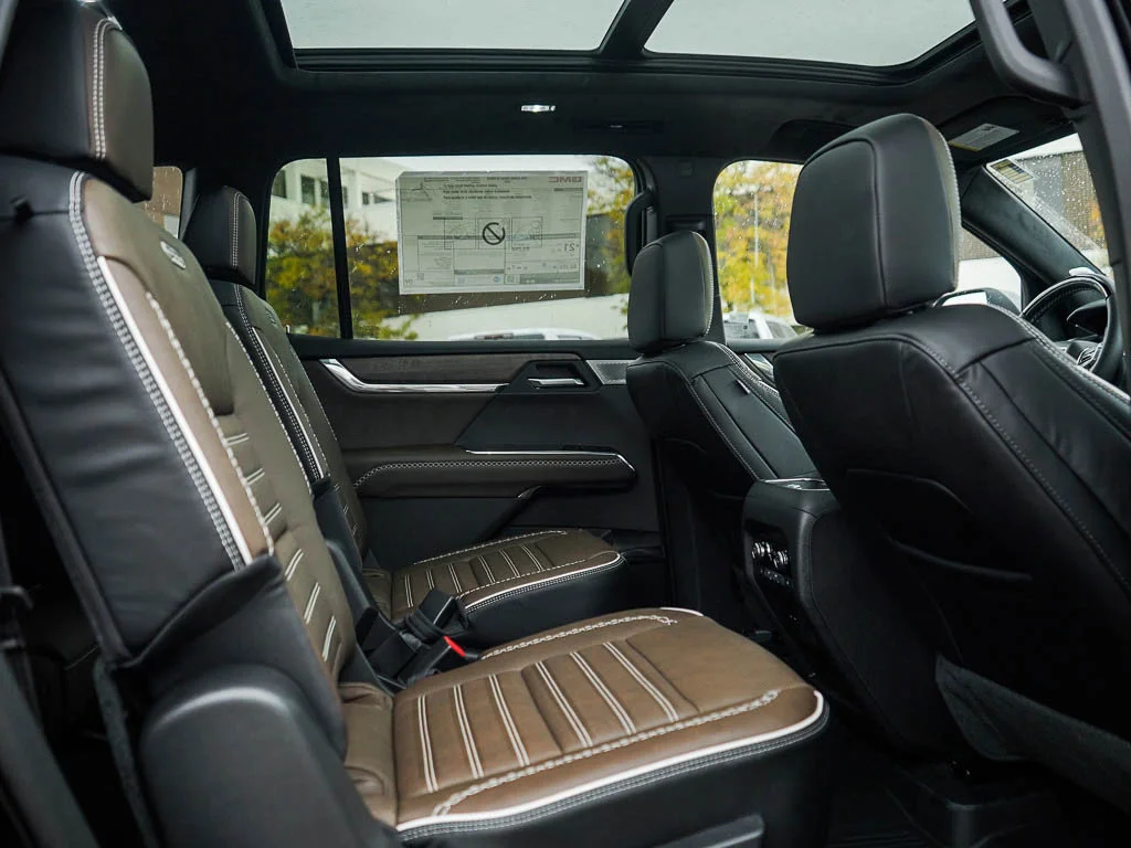 2026 GMC Acadia Denali Ultimate - Photo 13