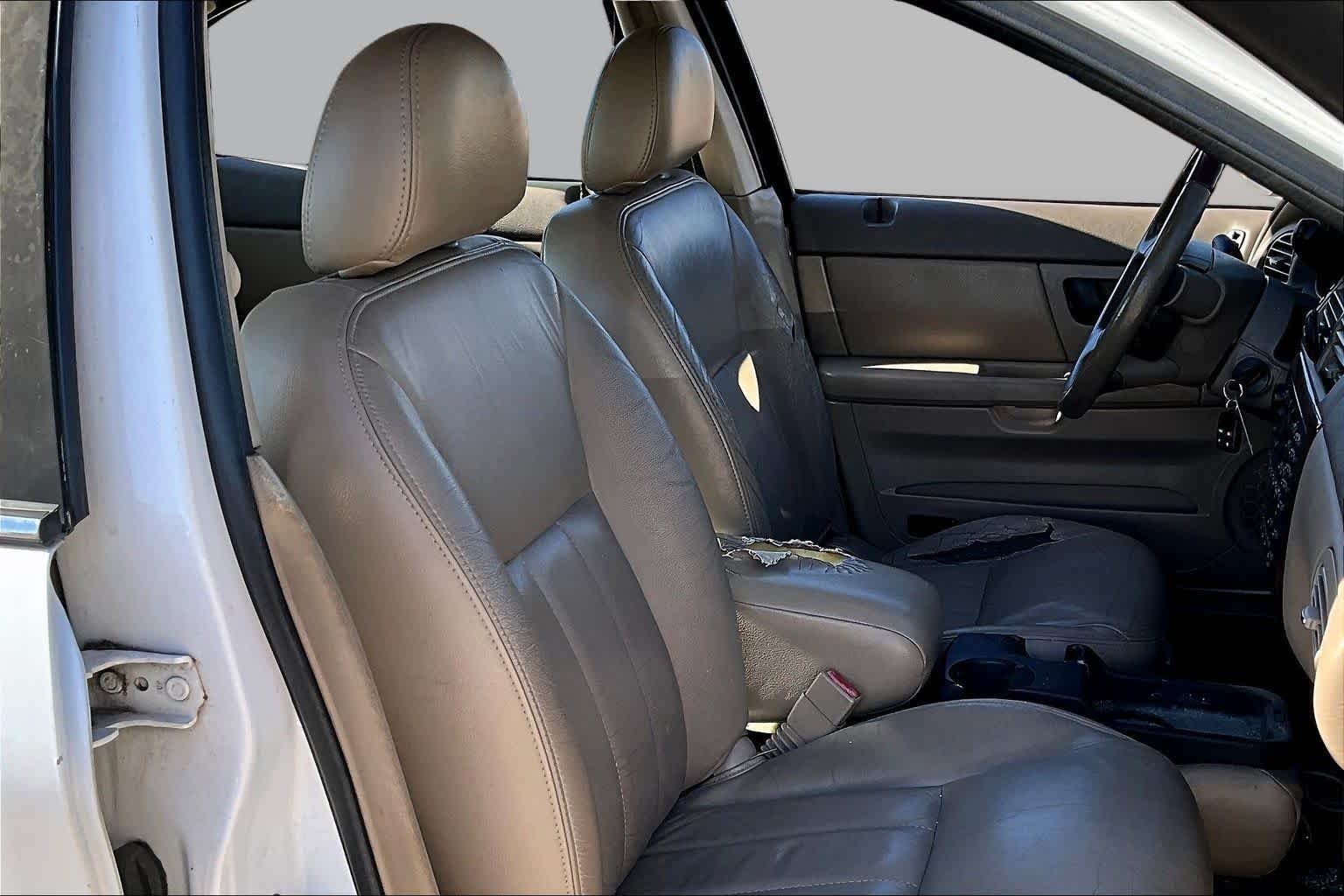 Used 2005 Vibrant White Mercury LS image 8