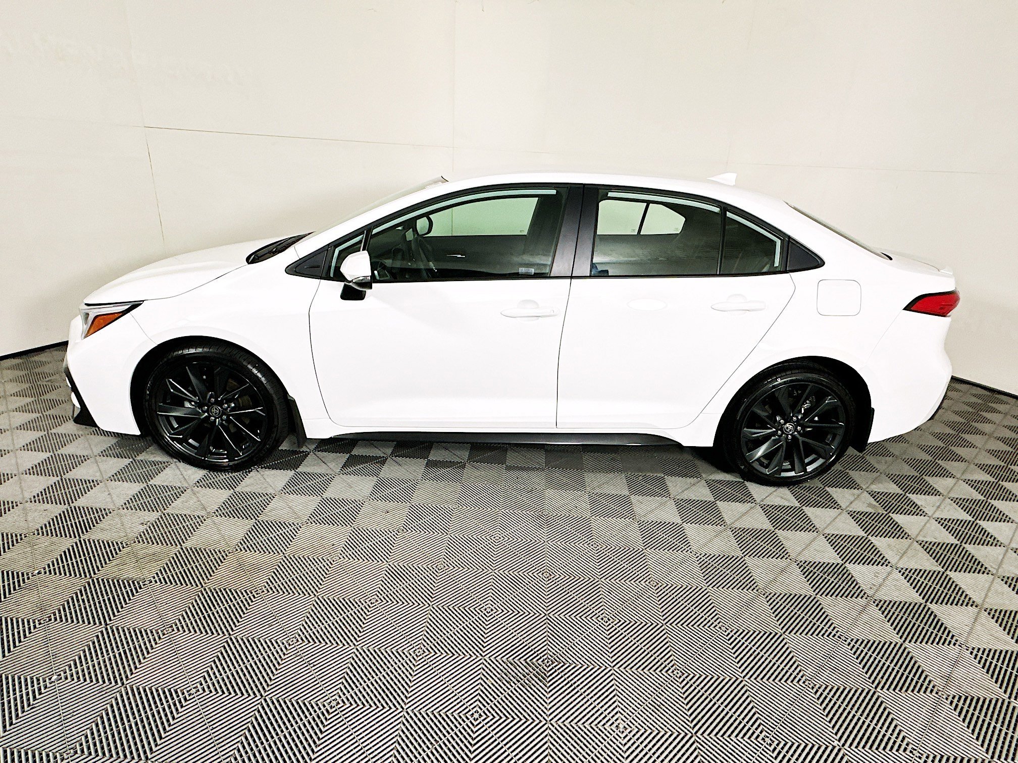Used 2026 Ice Toyota SE image 6
