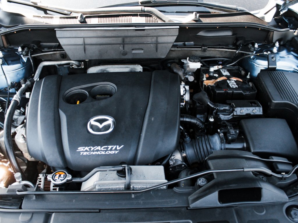 Used 2018 Eternal Blue Mica Mazda Grand Touring image 32