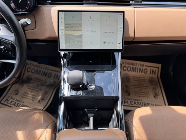 Certified Used 2025 Fuji White Land Rover SE image 25