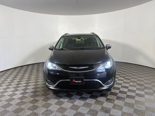 Used 2018 Chrysler Pacifica Limited with VIN 2C4RC1GG8JR320505 for sale in Shakopee, MN