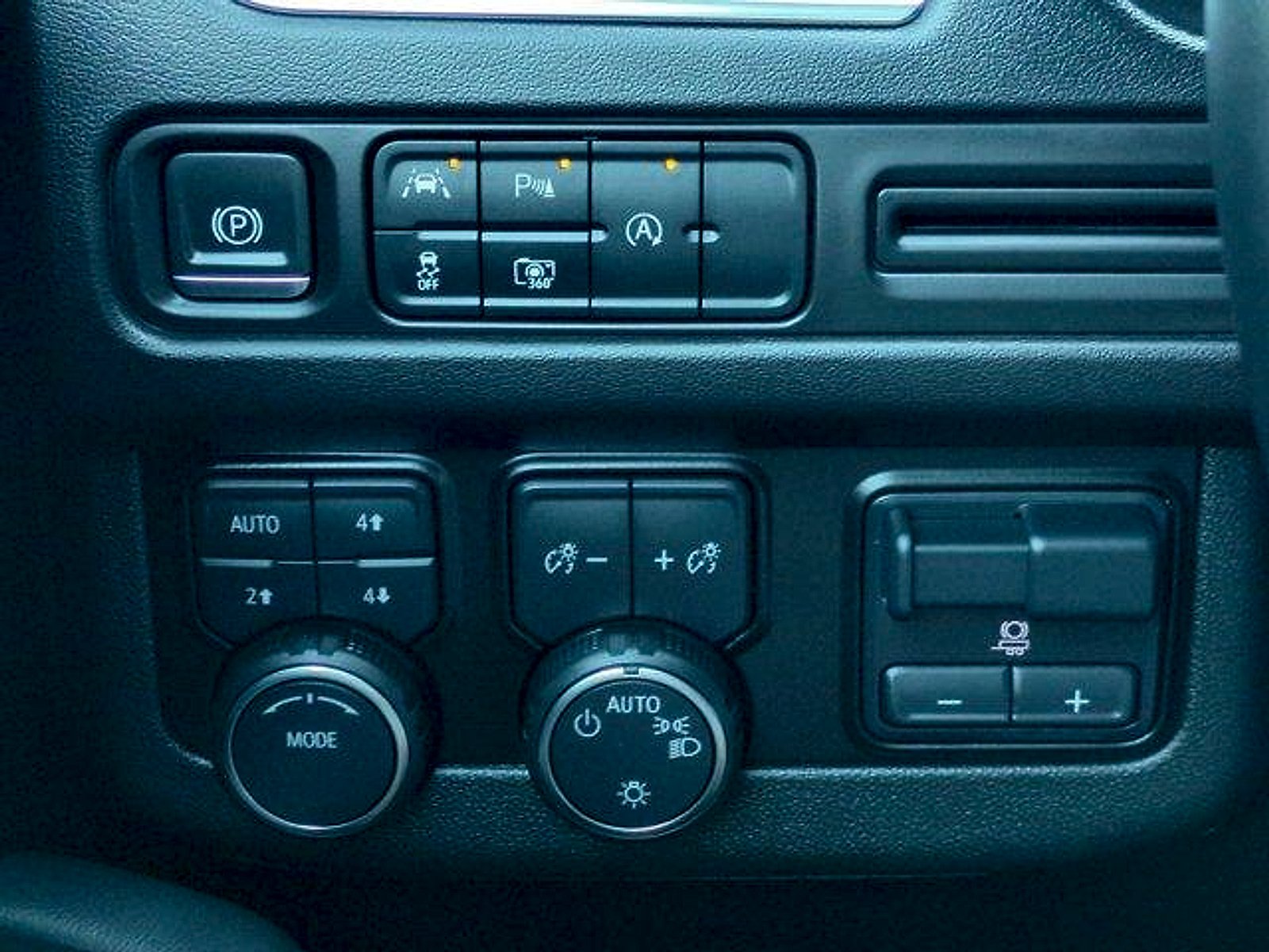 2024 Chevrolet Tahoe LT - Photo 18