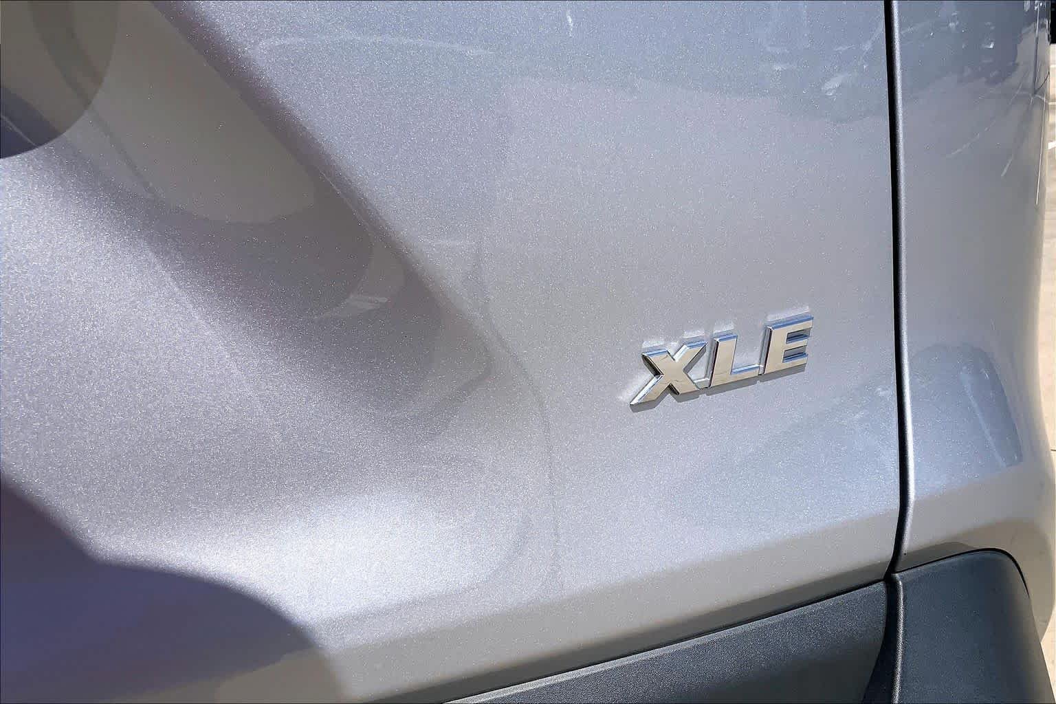 Used 2025 Silver Sky Metallic Toyota XLE image 10