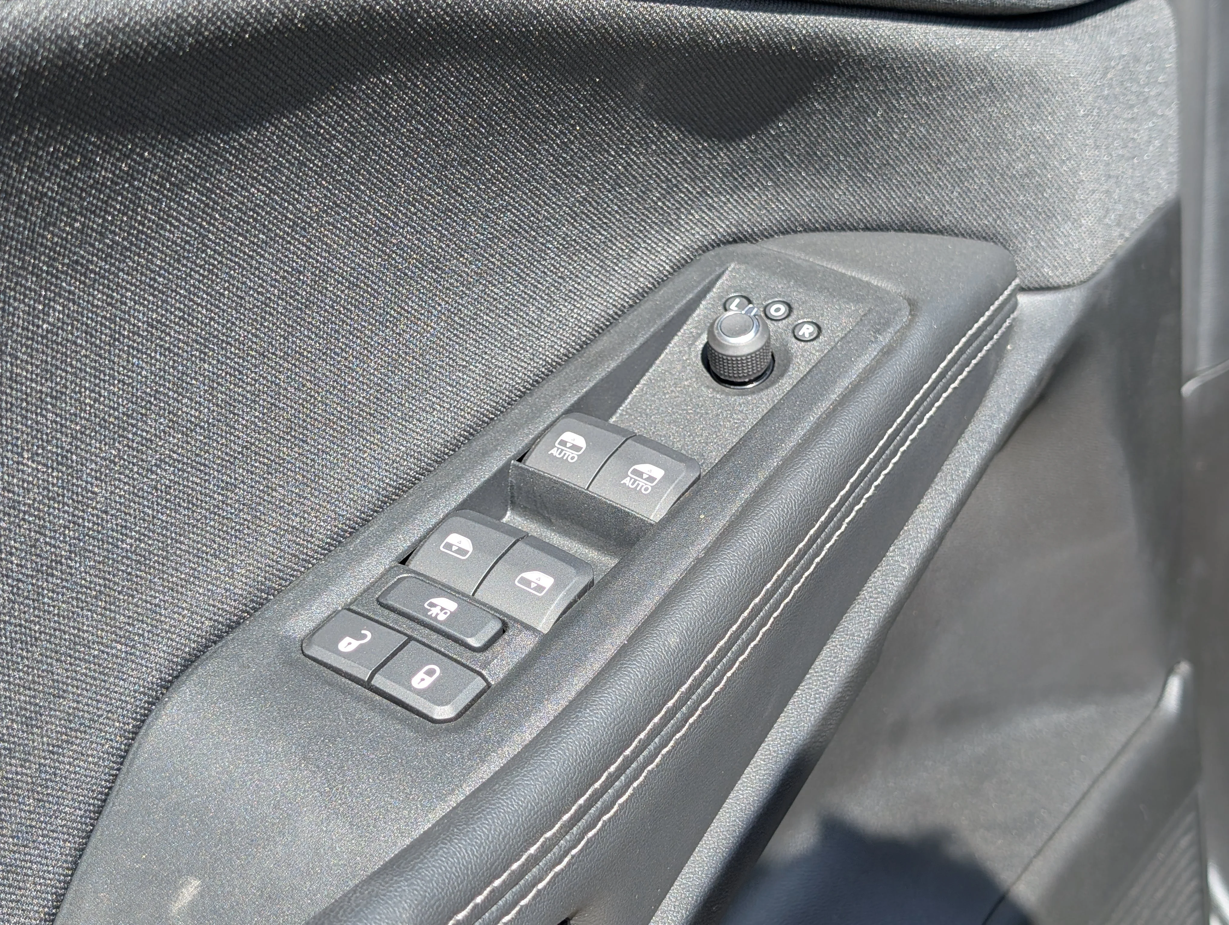 New 2026 Diamond Black Crystal Pearl Jeep Laredo image 18