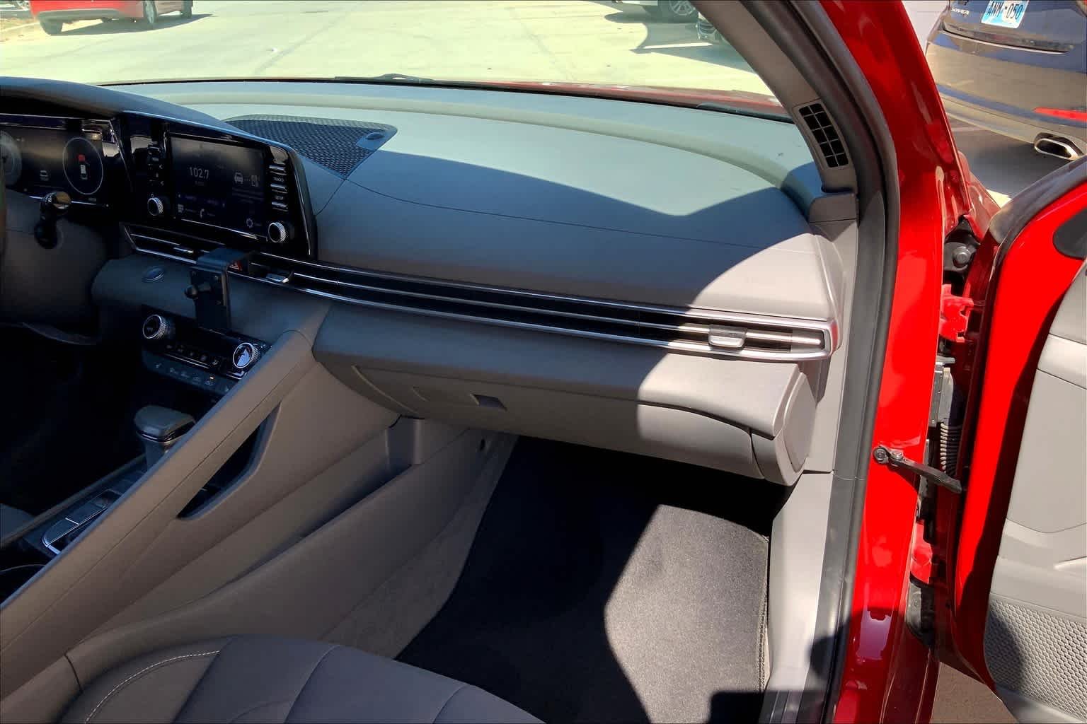 Used 2022 Scarlet Red Pearl Hyundai SEL image 18