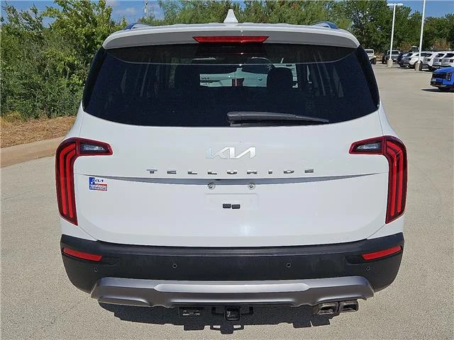Certified Used 2022 Glacial White Pearl KIA SX Front-Wheel Drive image 3