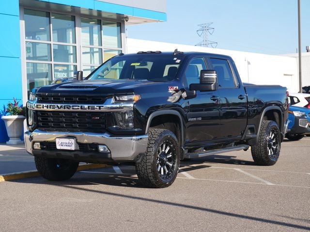 Used 2021 Chevrolet Silverado 2500HD LT with VIN 1GC4YNEY3MF132940 for sale in Roseville, Minnesota