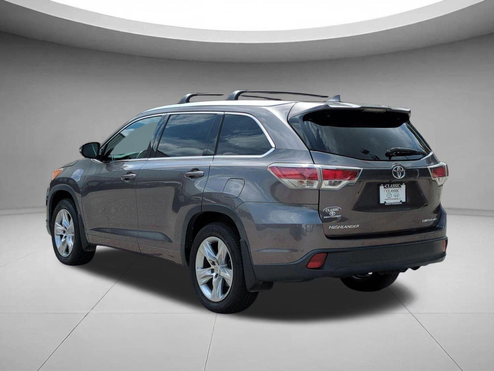 Used 2014 PREDAWN GRAY MICA TOYOTA  image 3